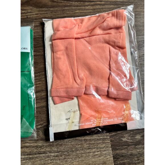 Vintage 1950s 60s 70s Nylon Pantyhose Stocking Lot of 3 Pairs Unopened - Picture 8 of 8